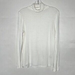 Dressbarn Woman’s Top M Turtleneck Cream / Ivory Long Sleeves Stretch Soft